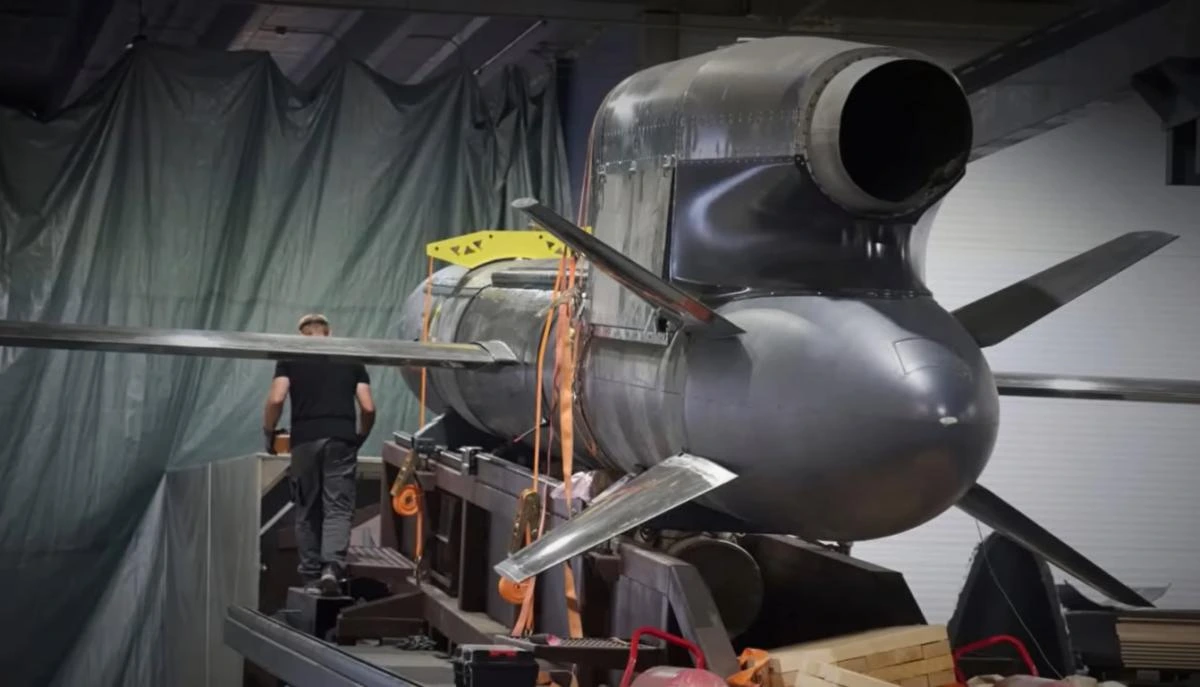 Удари в глибину РФ: Зеленський розповів, чим Україна б'є на 1000 та більше кілометрів