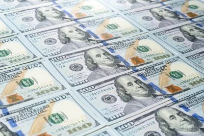 Скільки коштуватимуть 100 доларів у травні: новий прогноз банкіра